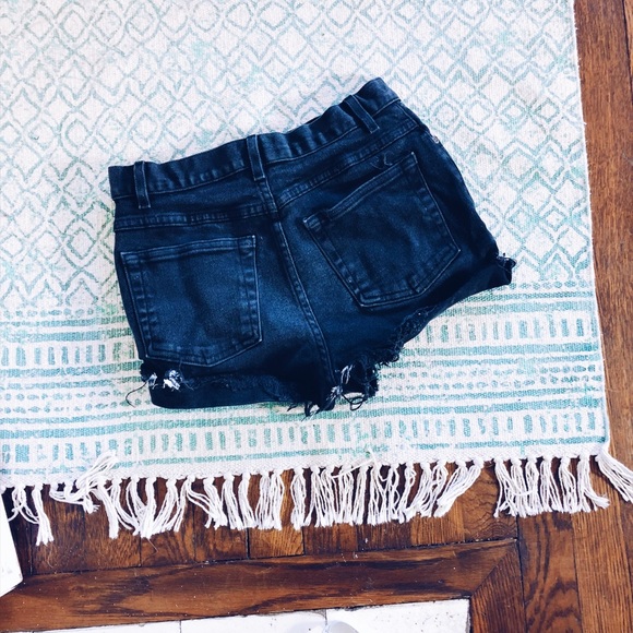 Pants - Black Grunge SZ 6 Distressed Denim Shorts B233